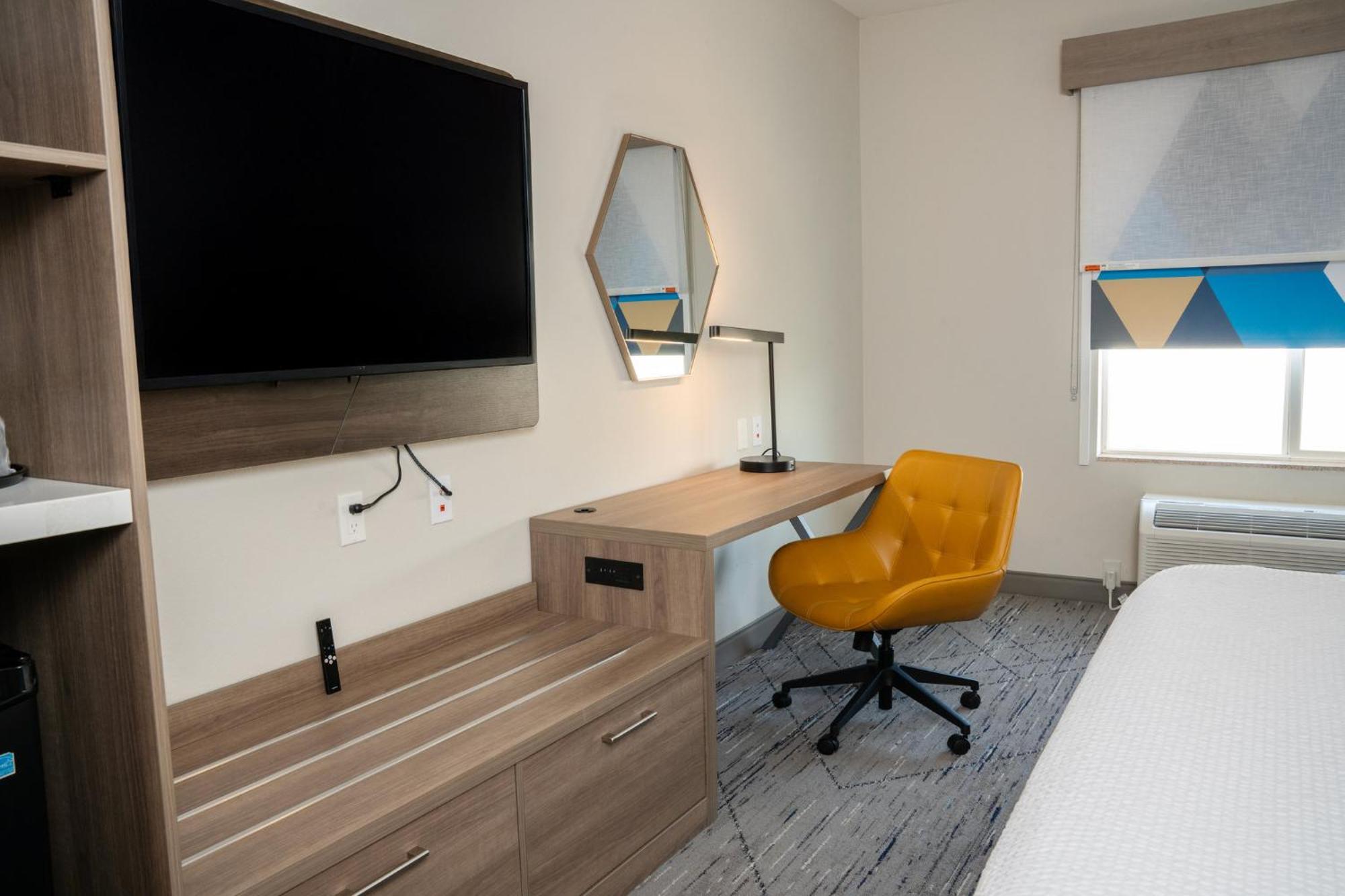 Express Cruces North By Ihg 2*